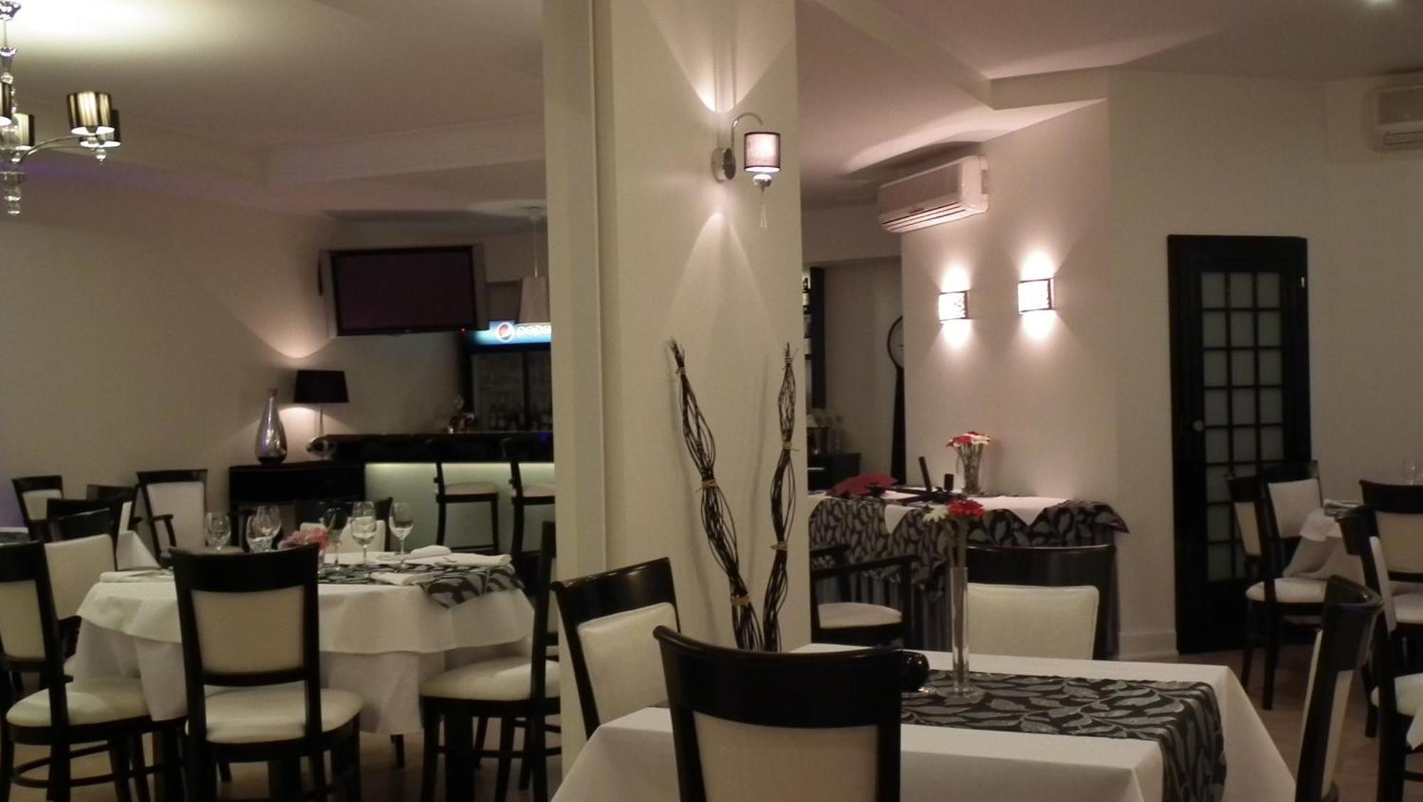 Hotel & Restauracja Glass Radom Kültér fotó